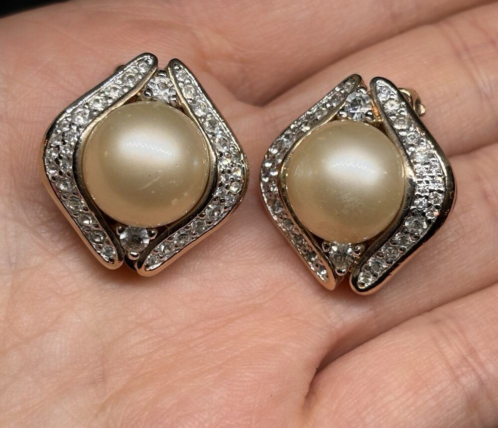vintage Panetta Golden Tone Diamond Shape Clear Rhinestone Pearl Clip On Earring